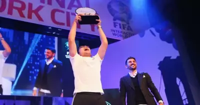 «الباشا» بطلا لكأس العالم لـ«بلايستيشن» في نهائي مثير (فيديو)