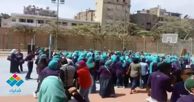 احتفال طلاب «أداب القاهرة» بالتخرج (فيديو)