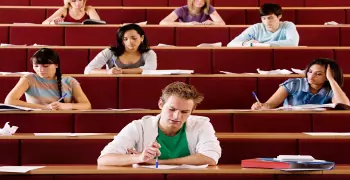 إزاي تحدد المعلومات المهمة في المحاضرة؟