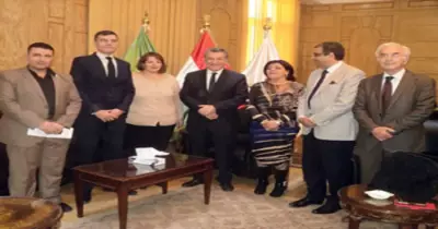 وفد من السفارة الفرنسية يزور جامعة بنها
