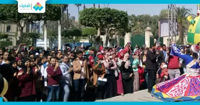صور| إقبال كثيف على كرنفال تخريج دفعة 2015 بـ«حقوق القاهرة»