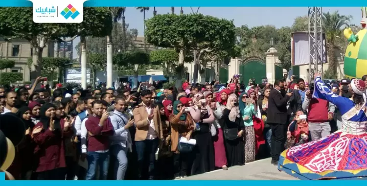  صور| إقبال كثيف على كرنفال تخريج دفعة 2015 بـ«حقوق القاهرة» 