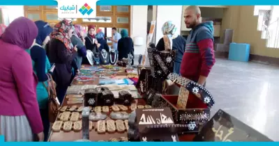 صور| معرض للأشغال اليدوية بـ«ألسن عين شمس»