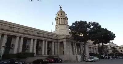 القبض على الموظف صاحب واقعة سكب الزيت على مقاعد المرضى بالقصر العيني