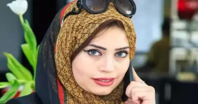كيف زادت صاحبة «نقابي موديل» الشكوك بأنها «رضوى جلال»؟