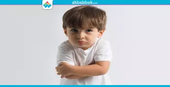 من غير نرفزة.. إزاي تتعامل مع طفلك العنيد؟