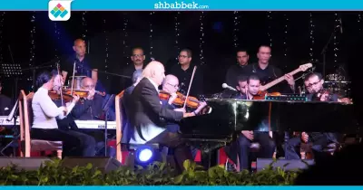 عمر خيرت يهدي إحدى ألحانه للسعودية (صور)