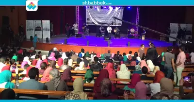 على الهلباوي ينصح طلاب «أسيوط» ويعلن عن ألبومه الجديد |فيديو