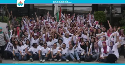 طلاب إعلام «القاهرة» يحتفلون بتخرجهم (فيديو)