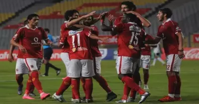 فيديو| بعشرة لاعبين.. الأهلي يعبر الحدود برباعية نظيفة