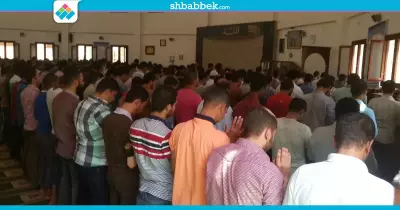 طلاب جامعة القاهرة يؤدون صلاة الغائب على ضحايا حلب