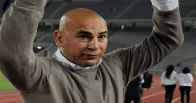 «المصري» يمدد عقد حسام حسن