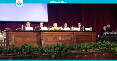 صور| إقبال ضعيف بحفل تخرج «آداب القاهرة»
