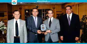 جامعة المنصورة تكرم باحث اكتشف علاج لسرطان المثانة
