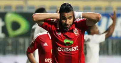 الأهلي يتعادل مع روما (2-2) في الشوط الأول