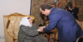 الحاجة زينب تفضح كذبة إعلان «تحيا مصر».. (فيديو)