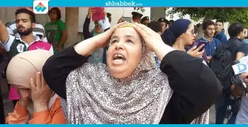 الأمن يهدد أولياء أمور طلاب الثانوية العامة أمام وزارة «التعليم» (صور)
