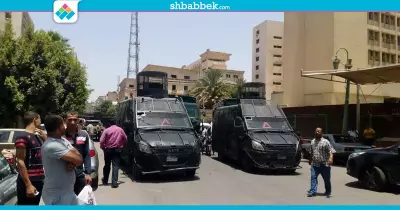 مع ازدياد طلاب الثانوية المحتجين.. 4 مدرعات لتأمين وزارة التعليم (صور)