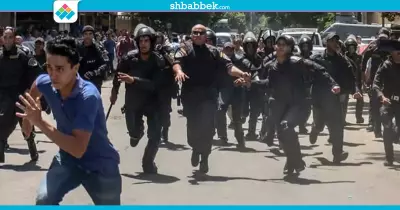فيديو| رسالة طلاب بالثانوية العامة من داخل سيارة الترحيلات: بيضربونا