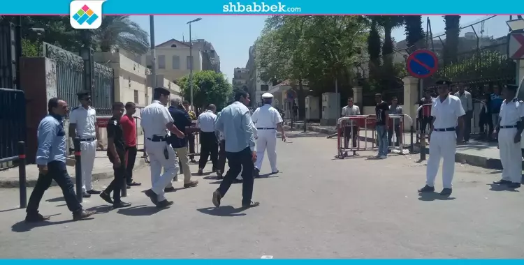  فيديو| ضابط لطالب بالثانوية: «هحبسك وجزمتنا فوق راسك يا جربوع» 