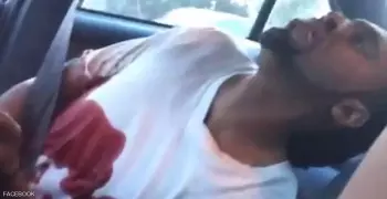 «فيس بوك» يبرر حذف فيديو قتل الشرطة الأميركية لرجل أسود