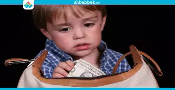 طفلك بياخد حاجات مش بتاعته؟.. 3 خطوات تخلصك من هذه العادة