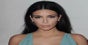 «بطلو ده واسمعو ده».. كيم كاردشيان تنعي موت هاتفها المحمول