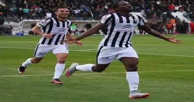 جونيور أجاي في الأهلي رسميا
