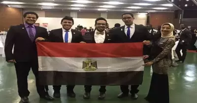 فوز طلاب «صيدلة مصر» بالمركز الأول في «زيمبابوي» (صور)