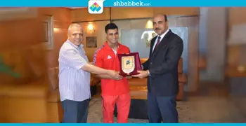 جامعة الفيوم تكرم البطل الأوليمبي محمد إيهاب (صور)