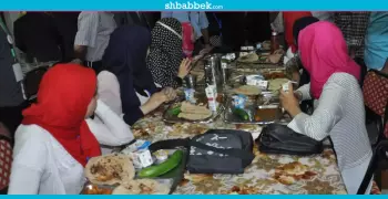 رئيس جامعة المنيا: 10 آلاف وجبة لفتيات أسبوع الجامعات يوميا