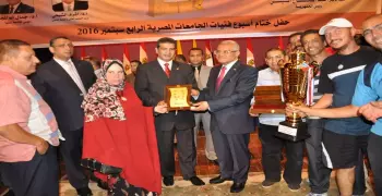 الدرع العام لطالبات جامعة القاهرة في أنشطة «فتاة مصر»