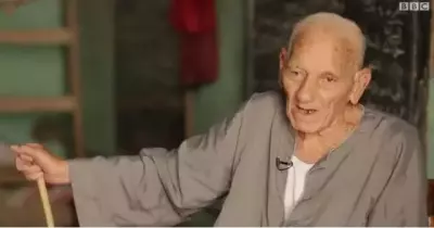 منذ نصف قرن.. مسيحي في محافظة المنيا يعلم الأشبال القرآن (فيديو)