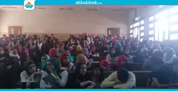 ندوة للتعريف بأقسام وتخصصات «آداب الإسكندرية» (صور)