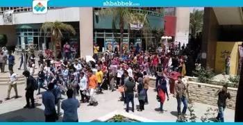فيديو| بحفل الاستقبال.. رقص طلاب بجامعة حلوان على الأغاني الشعبية