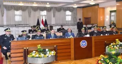 السيسي يختبر المتقدمين لكلية الشرطة بنفسه.. تفاصيل كشف الهيئة للطلاب