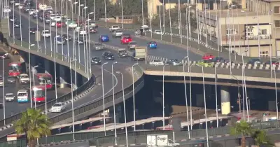 سقوط سيارة من أعلى كوبري أكتوبر.. حادث مروع أمام القنصلية الإيطالية