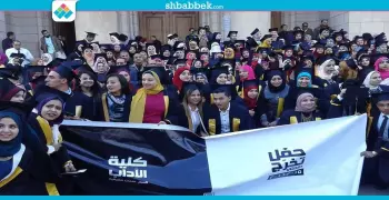 بحضور الأهالي.. طلاب «آداب لغات» يحتفلون بتخريج دفعة 2016 (صور)