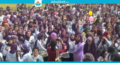 صور| بلالين وزغاريد في حفل تخرج طلاب «آداب القاهرة»