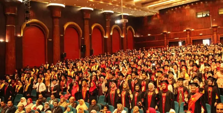  رئيس جامعة طنطا يشهد حفل تخرج الدفعة الـ40 ببرنامج الصيدلة الإكلينيكية 