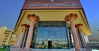 بلطجية يهاجمون مستشفى جامعة الأزهر بدمياط..  طبيب يحكي تفاصيل الاعتداء ويعلن استقالته