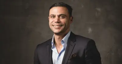 محمد إمام يكشف جهود فريق عمل مسلسل الكينج في إخماد حريق ستديو مصر