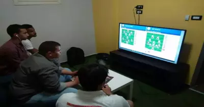 ميداليات وملابس رياضية للفائزين ببطولة «بلايستيشن» بجامعة أسوان (صور)