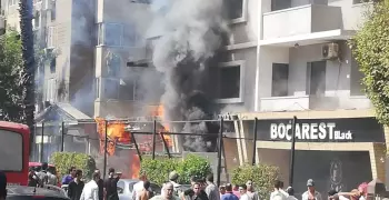 الصور الأولى لحريق ضخم في فندق بالدقي