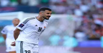 السلطات الأمريكية تحتجز مهاجم المنتخب العراقي أيمن حسين قبل انطلاق المونديال