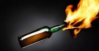 فتاة تشعل النيران في جسد طالب بالقليوبية بسبب القمامة