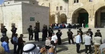 تحت حراسة إسرائيلية.. مستوطنون يهود يقتحمون المسجد الأقصى