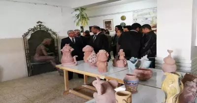 رئيس جامعة المنيا يفتتح معرض «تواصل» بكلية الفنون الجميلة