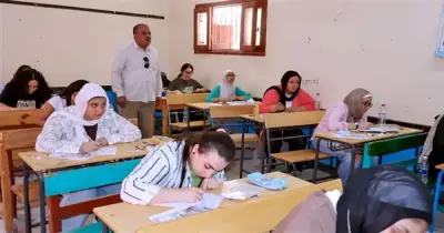 إعراب كلمتي متقاعس وفاني بامتحان العربي للثانوية العامة 2026