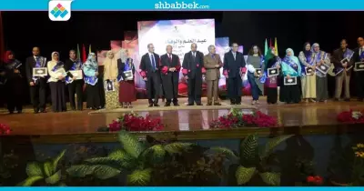 صور| جامعة المنيا تكرم 186 من أبنائها في احتفالية عيد العلم
